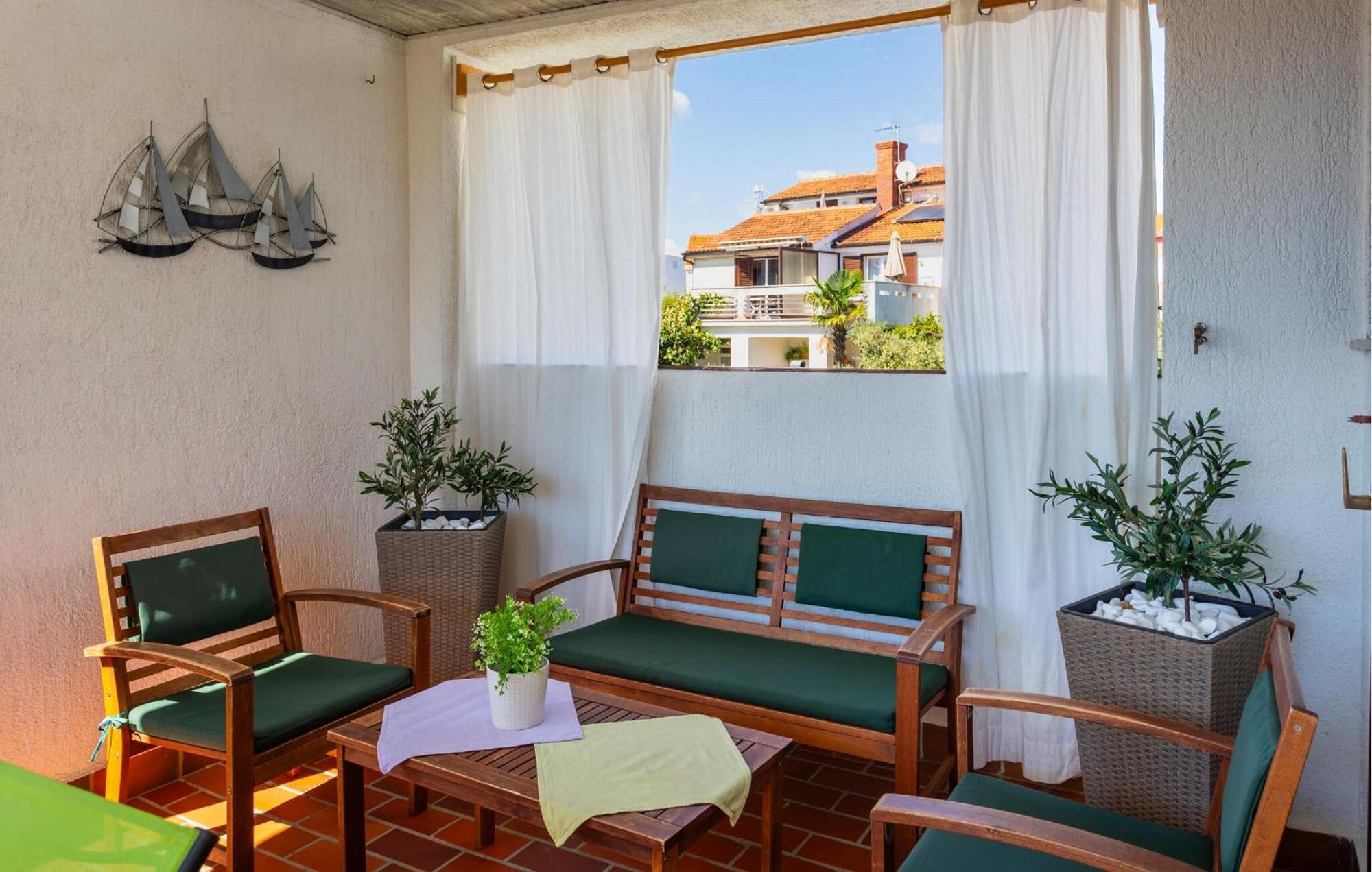 3 Bedroom Stunning Apartment In Krk Krk Town Exterior photo